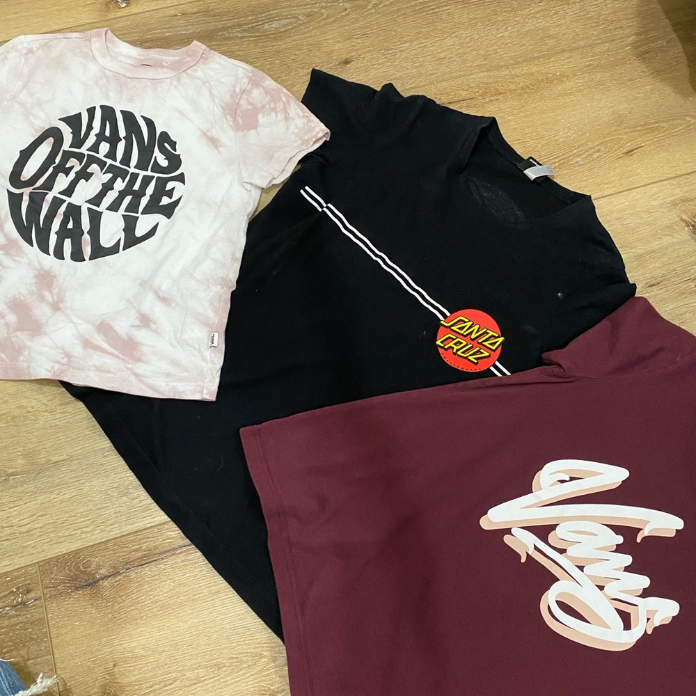Vans and Santa Cruz T shirts bundle